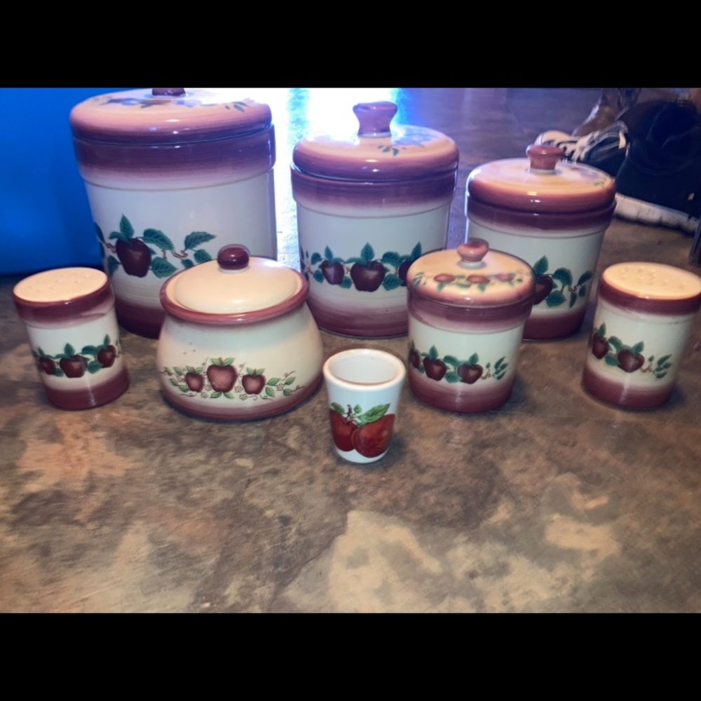 Apple Canister/salt&pepper shaker